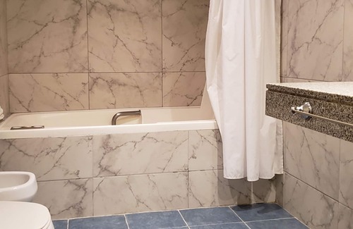 San Pedro Hotel | Howard Johnson by Wyndham San Pedro