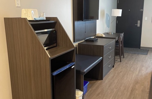 Thunder Bay Hotel | Howard Johnson by Wyndham Thunder Bay