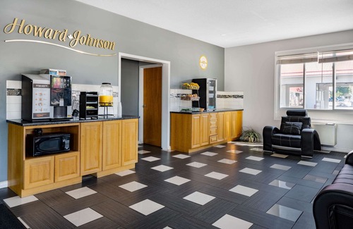 Gananoque Hotel | Howard Johnson by Wyndham Gananoque