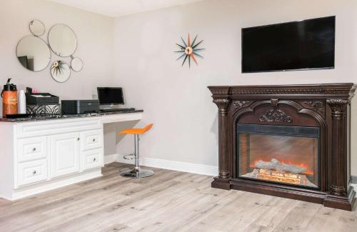 Scott Hotel | Howard Johnson by Wyndham Scott Lafayette