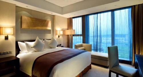 Yinzhou Hotel | Howard Johnson IFC Plaza Ningbo