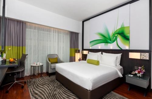 Al Muraqqabat Hotel | Howard Johnson Plaza by Wyndham Dubai Deira
