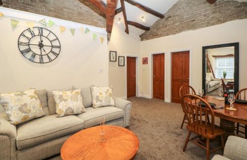 Hayfield Apartment | Howard's Hideaway