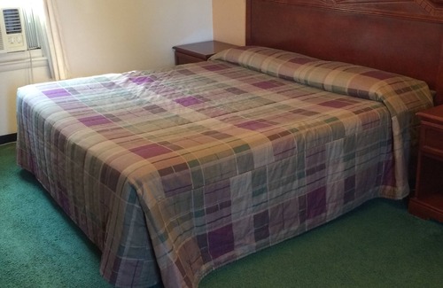 Marshall Hotel | Howard's Motel