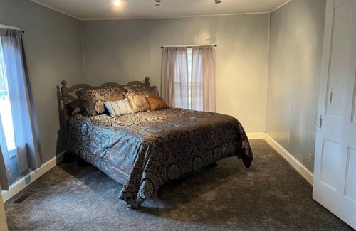 Logan Other | Howdy's Haven-Peaceful getaway in the Hocking Hills. 23 shared acres with host.