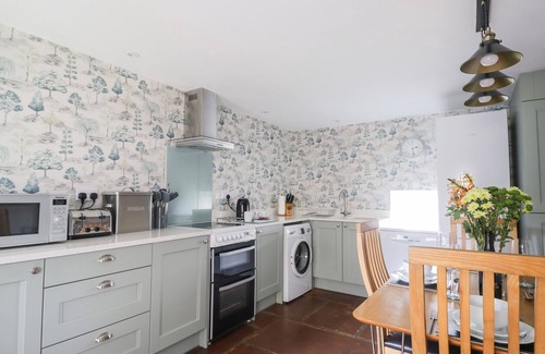 Bampton Cottage | HOWES BECK COTTAGE, pet friendly, with open fire in Penrith