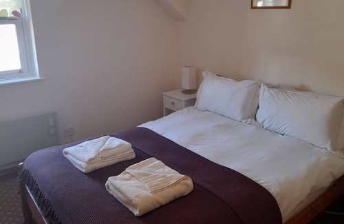 Sedbergh Apartment | Howgills Apartment 12 offers self-catering accommodation with free parking & free WiFi