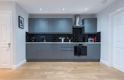 Newcastle-upon-Tyne House | Howick House - Large 3 bedroom house, Gosforth