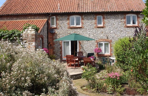 Weybourne House | HOXNE HOUSE WEYBOURNE ring AVAILABLE 5 bedroom10bed north coast.