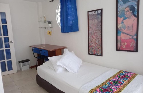 Cartagena Walled City Apartment | HPT-SC1 HABITACION DE HOTEL CUADRUPLE CON PISCINA AIRE ACONDICIONADO Y WIFi EN GETSEMANI