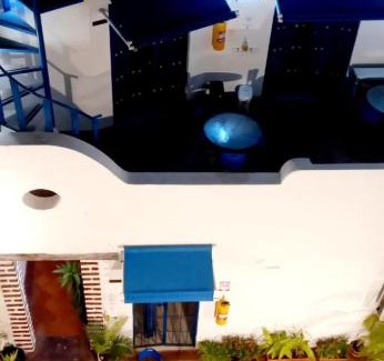Cartagena Walled City Apartment | HPT-SM HABITACION DE HOTEL TRIPLE CON PISCINA AIRE ACONDICIONADO Y WIFi EN GETSEMANI