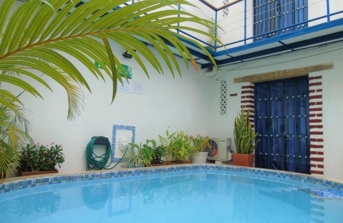 Cartagena Walled City Apartment | HPT-ST HABITACION DE HOTEL TRIPLE CON PISCINA AIRE ACONDICIONADO Y WIFi EN GETSEMANI