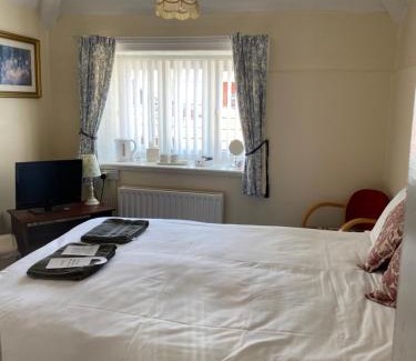 Prestatyn Hotel | HQ Pencadlys