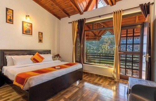 Bhimtal Hotel | HR Upvan Inn