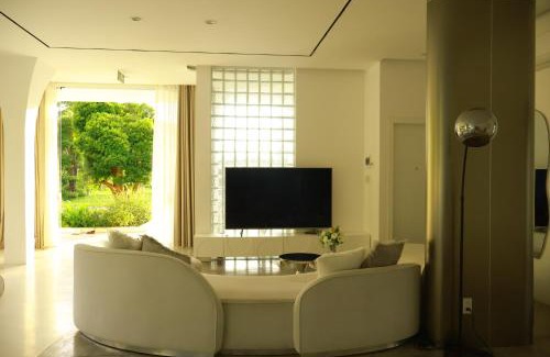 Huong Thuy Villa | Huế Jade Hill Villa