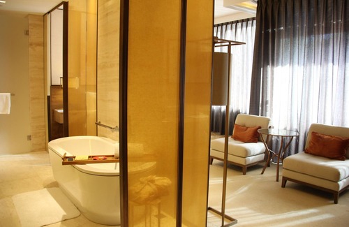 Xuhui Hotel | HUALUXE Shanghai Twelve at Hengshan by IHG