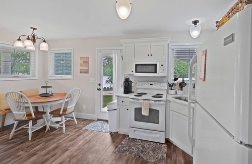 Ottawa Cottage | Huck Finn #26