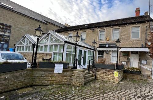 Huddersfield Hotel | Huddersfield Central Lodge