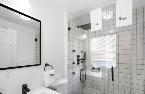 Middletown House | Hudson Lodge - Port Jervis, Hudson River