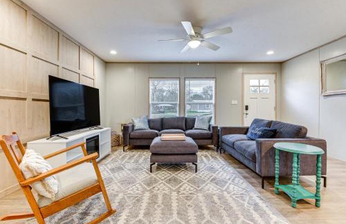 Hudson Oaks House | Hudson Oaks Country Creekside Home Hot Tub and Deck