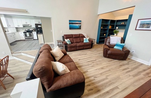 Queensbury House | Hudson River Retreat