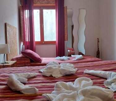 Seia Apartment | Huge 3 Bedrooms Balcony Flat for 8 pax