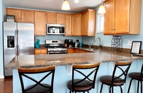 Cape May - Wildwood Condo | Huge 4 Bedroom, Beach Block Condo with Pool and 3 Parking Spaces