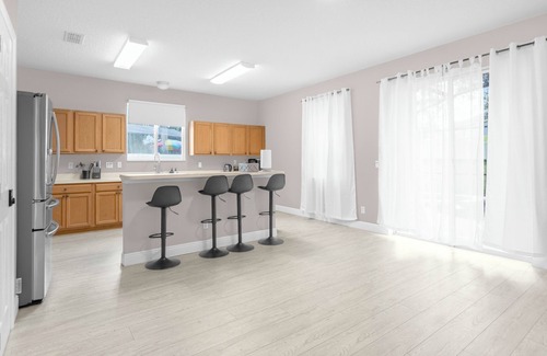 Legacy Park House | Huge 5-bedroom house, Heated Pool/Close to Parks