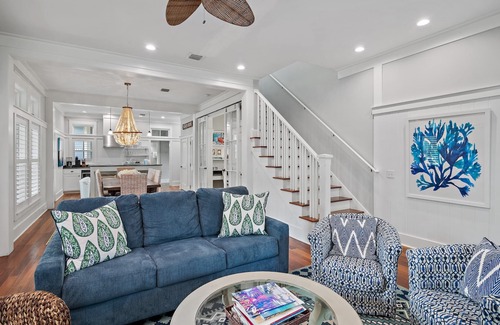 Watercolor House | Huge at 2,360 SqFt, Golf Cart & 4 Bikes! 4 WaterColor Pools, Beach Club & Camp -