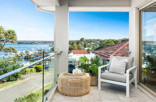 Burraneer House | Huge Bayside Luxury Resort-Style Home with Pool
