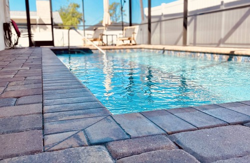 South Venice House | HUGE FALL DISCOUNTS! 5 Bdr, 3 bath. 7 Min to Beach, Sleeps 11, Private Pool!