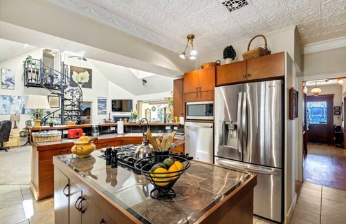 Tracyton House | Huge Getaway + Panoramic Water & Olympic Mtn Views