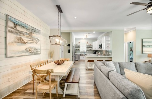 Sugarwood Beach House | Huge heated pool Close to beach and Seaside, 6 seat Gem car