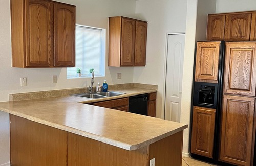 Tucson House | Huge home with ac 20 mins from downtown Tucson /Univeristy /3 mins from airport