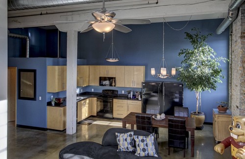 Dinkytown Apartment | Huge Loft U of M Dinkytown