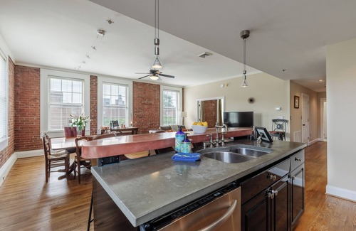 Greenville Downtown Apartment | Huge MAIN ST 2 bd/2 ba Loft, Easy Parking