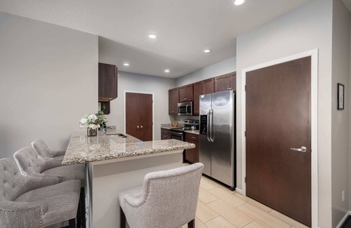 Kutzky Park Apartment | HUGE New Apartment, Free Parking, Near Mayo!