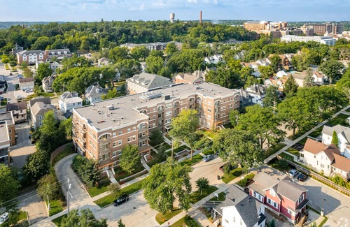 Kutzky Park Apartment | HUGE New Apartment, Free Parking, Near Mayo!