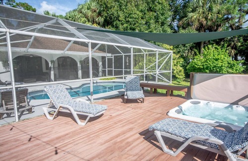 Jupiter Farms House | Huge Playroom, Jacuzzi, Fire Pit, Pool & Tiki Hut