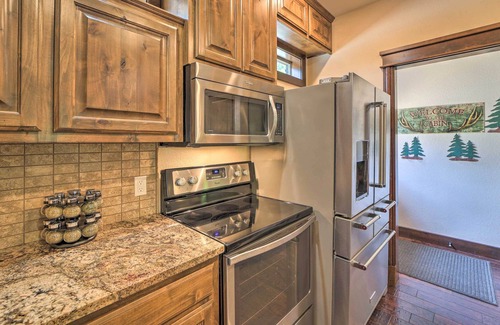 Vian Cabin | Huge Vian Family Retreat: Hot Tub + Game Room