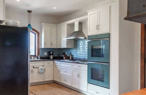 Carbondale House | HUGE VIEWS + LUX Finishes Outside Aspen