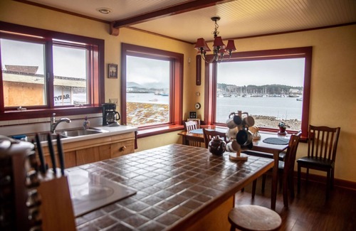 Sitka House | Hughes House - A beautiful ocean front home located close to downtown Sitka