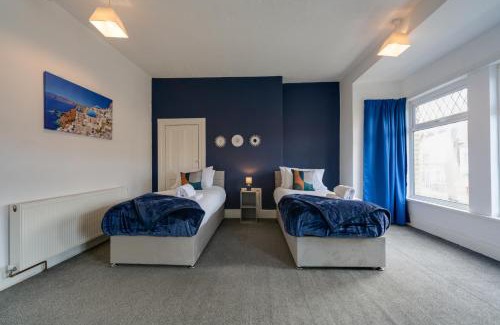Hull House | Hull Large 4 Bedrooms 8 Beds Home - Close to A63 MKM Stadium & HRI