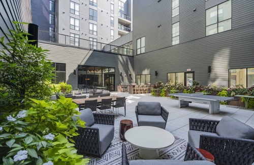 East Liberty Apartment | HULU+GYM+PARKING Near Universities|Shopping|UPMC