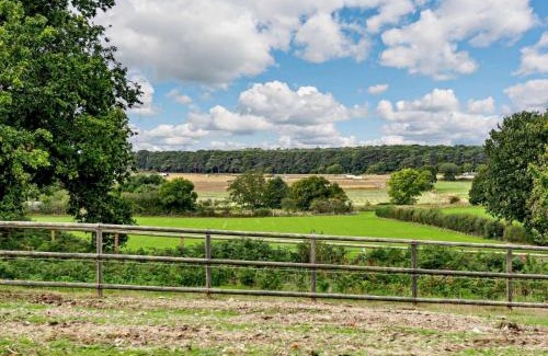Saxmundham Apartment | Hulver Lodge, Snape, Suffolk.