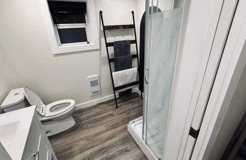 Castlegar House | Humble Heights Basement Suite