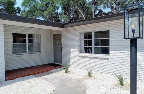 Bradenton House | Hummingbird 5a Beach House