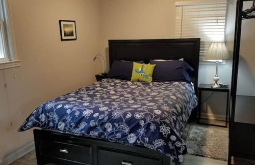 Gerton Cottage | Hummingbird Cottage-Peace&Hiking