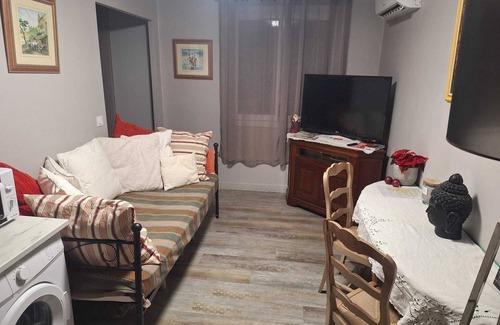 Avignon Apartment | hummingbird/dog accepted on request