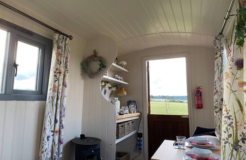 Heacham Cabin | Hunstanton - Glamping Shepherds Hut